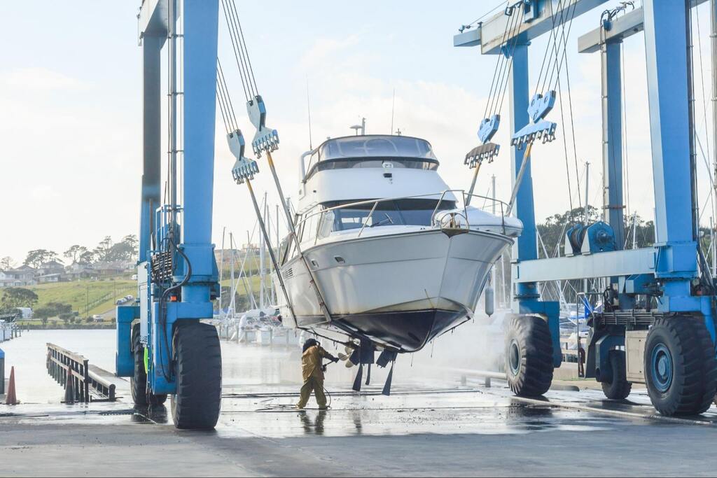 embarcação representando quanto custa manter uma lancha