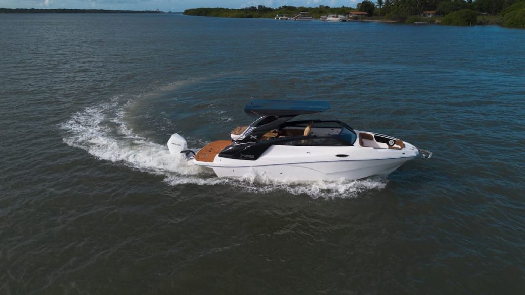 como pilotar um barco